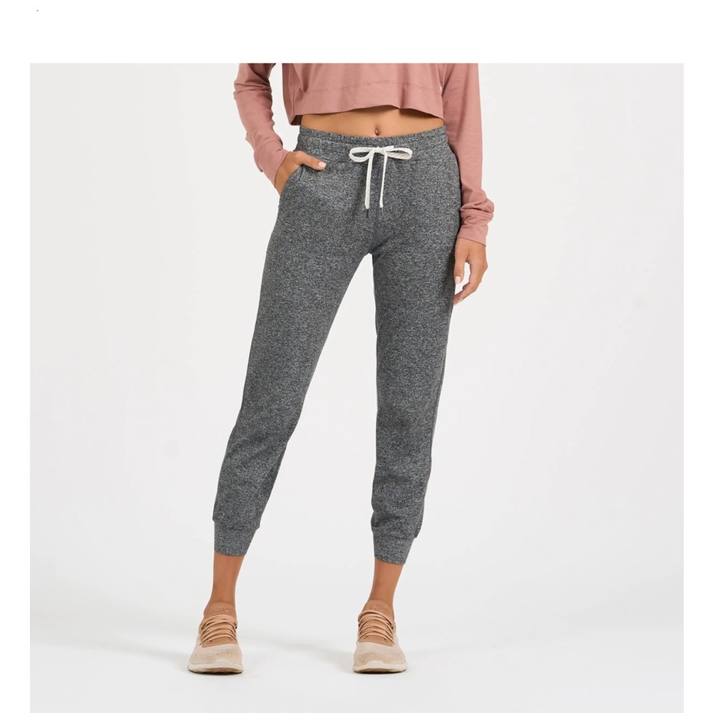 Vuori joggers size small